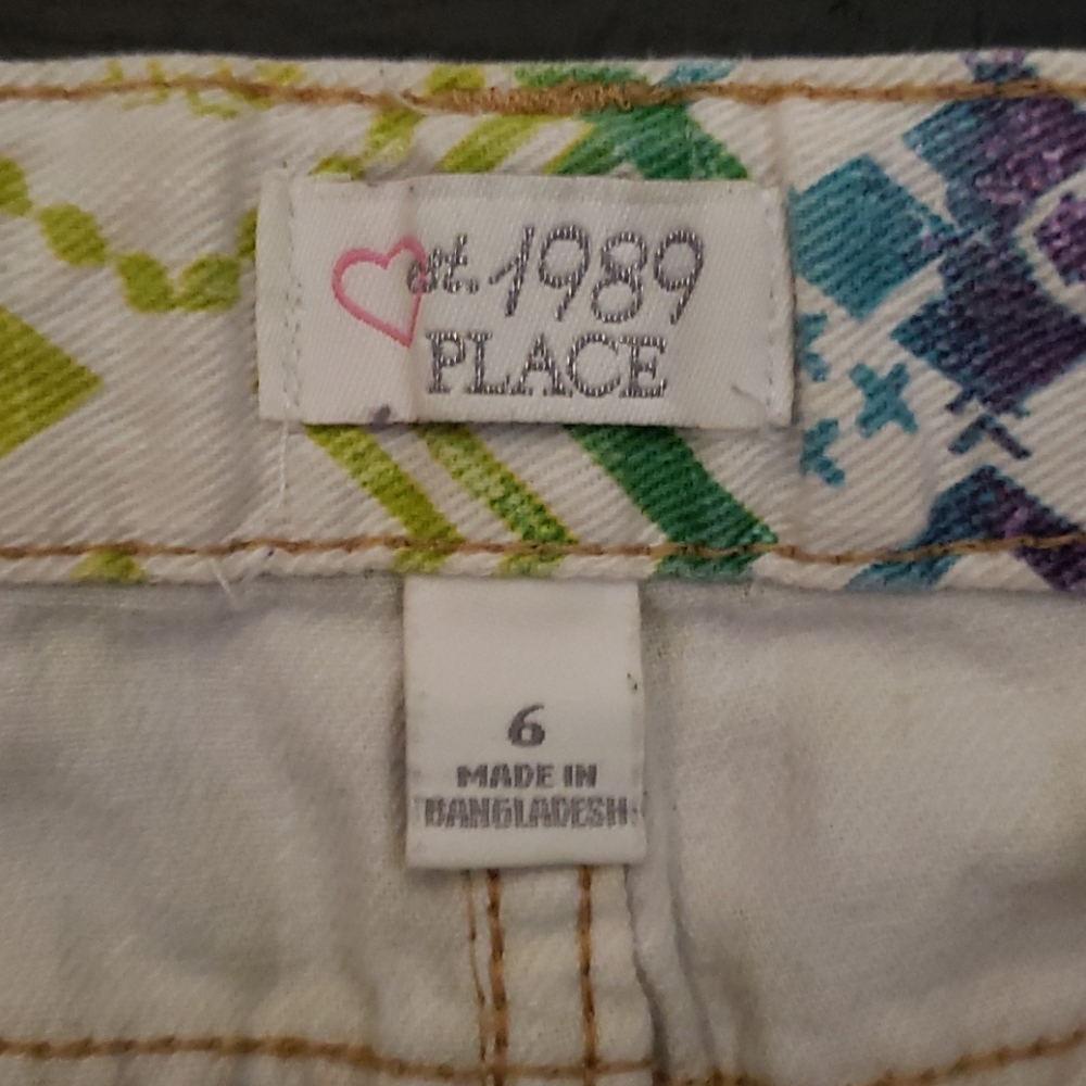 Shorts - Picture 2 of 3